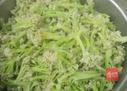 家常干煸花菜的做法图解2