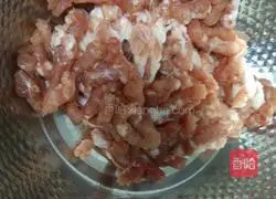 美味虾鲜肉馄饨的做法图解1