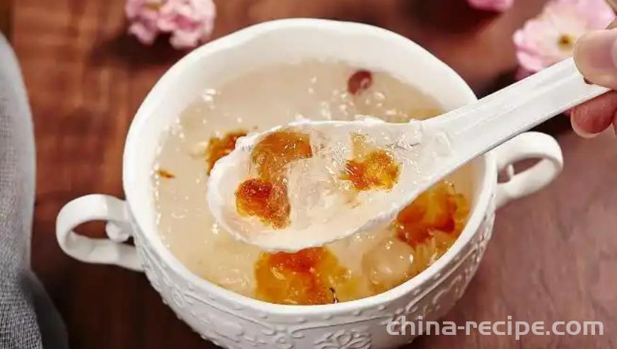 The method of making bird's nest, peach gum, papaya milk sugar water