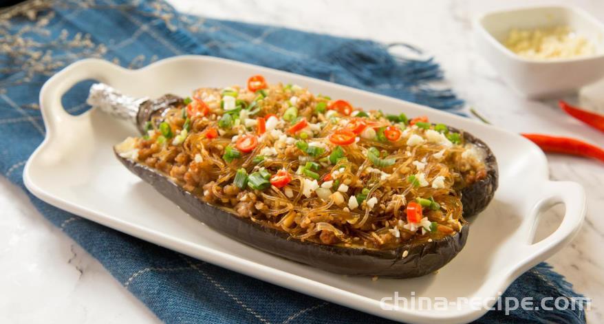 The method of steaming eggplant vermicelli