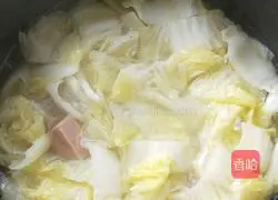 午餐肉豆腐白菜汤的做法图解4