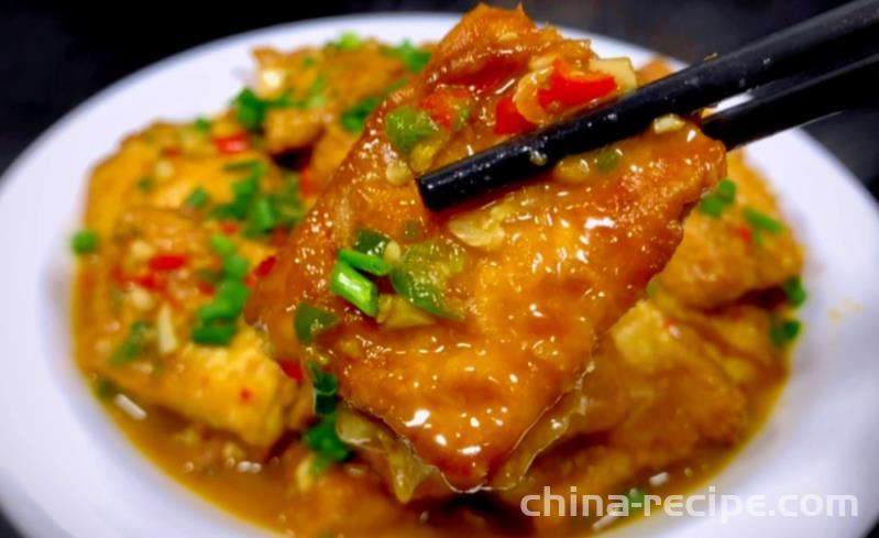 The recipe for frying tofu with a burst of sauce