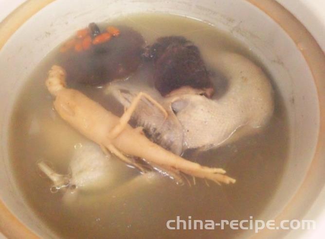 Preparation of Fresh Ginseng Duck Soup