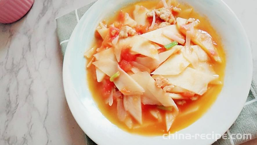 The recipe for tomato meat foam and bamboo shoots