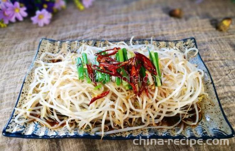 The method of soaking mung bean sprouts in oil