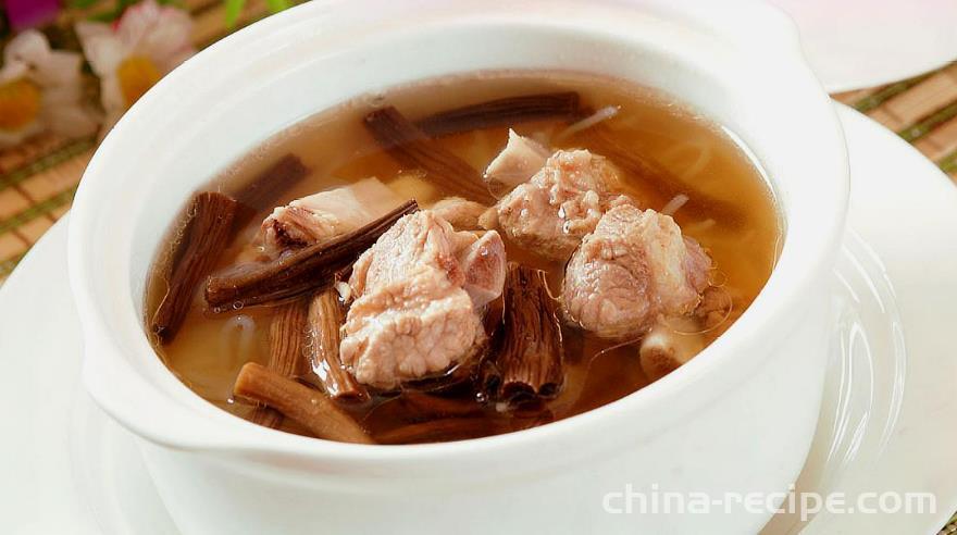 The recipe for tea tree mushroom pork rib soup