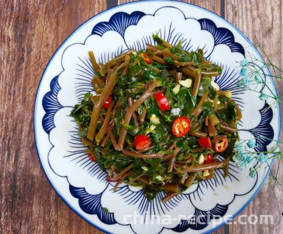 The method of making cold mixed purslane