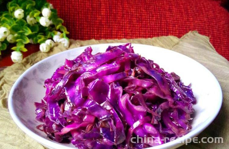 The method of stir frying purple cabbage