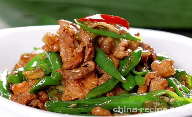 The recipe for stir fried pork with chili peppers