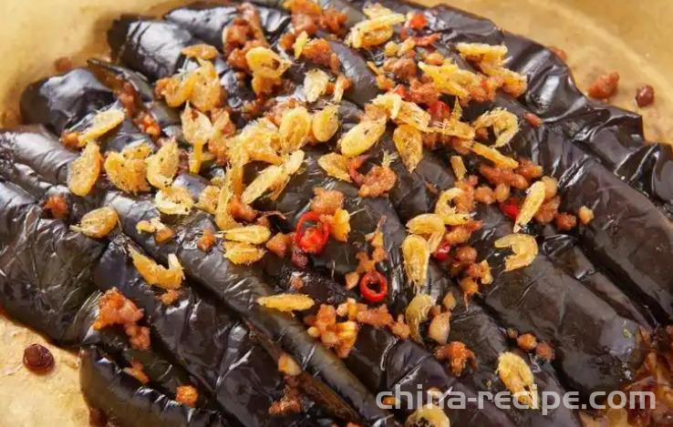 The method of cooking eggplant with shrimp