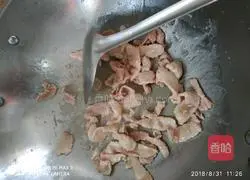 鱼腐肉片煸茭白的做法图解2