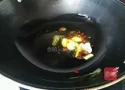 豆芽炒香菇的做法图解4