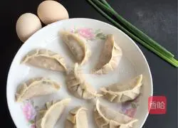 抱蛋煎饺的做法图解1