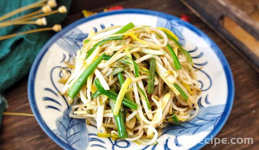 Method for Crispy Stir Frying Green Bean Sprouts