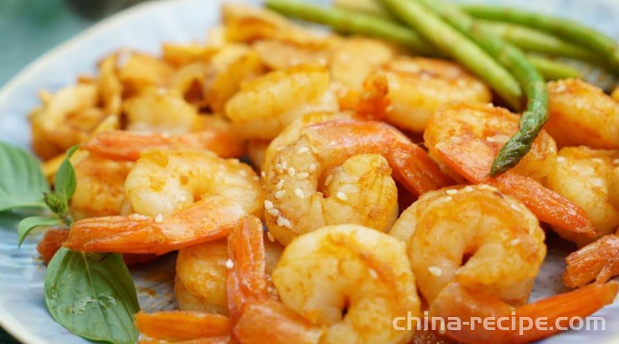 The method of stir frying shrimp in Thai style