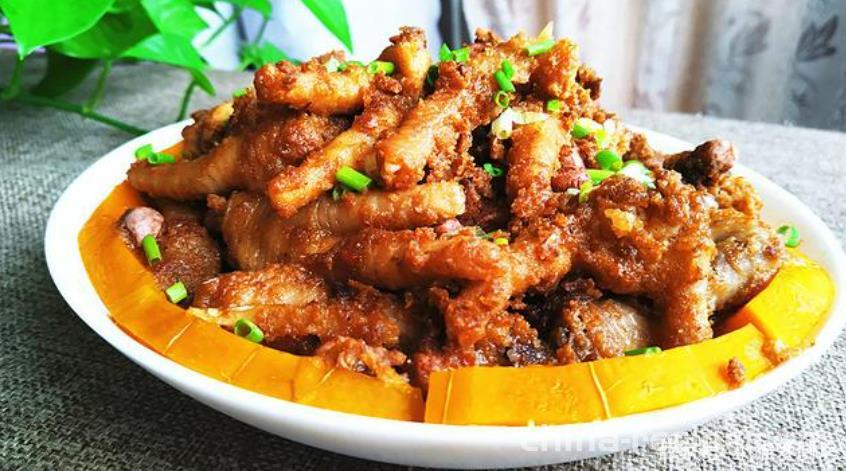 The method of steaming chicken feet with powder