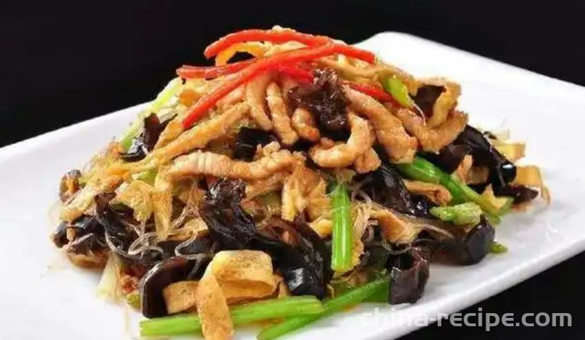 The method of stir frying shredded pork with black fungus