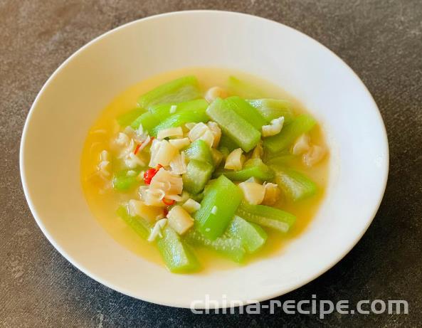 The method of cooking dried scallops with loofah