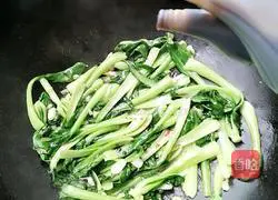 爆炒小白菜的做法图解6