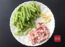 芽菜四季豆的做法图解2