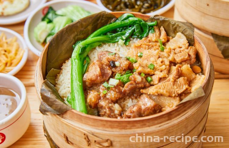 Method of making lotus leaf pork ribs glutinous rice