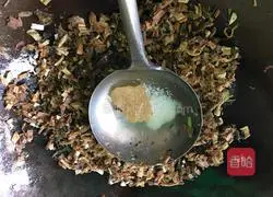 菜干扣花腩的做法图解4