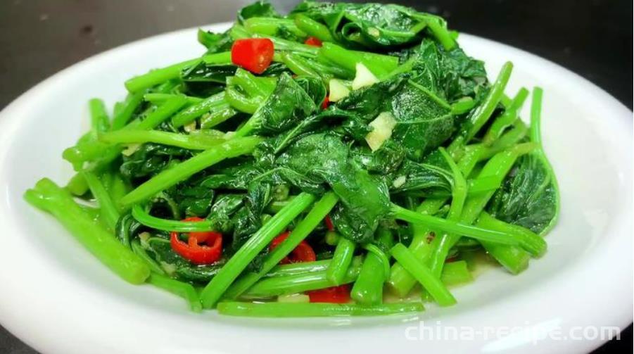 The method of stir frying sweet potato leaves