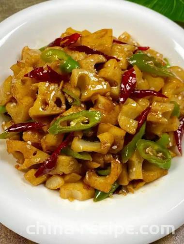 The method of making spicy shell and diced lotus root