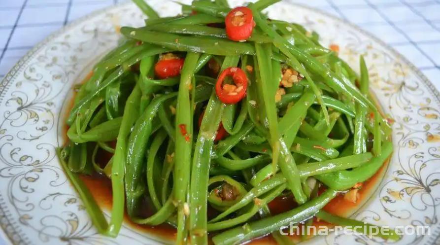 The recipe for sour and spicy water spinach