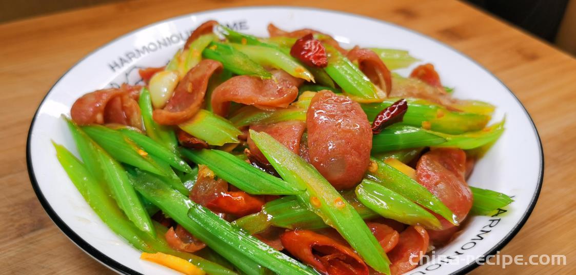 The method of stir frying celery with sausage