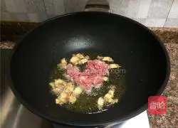 豇豆香干炒肉丝的做法图解6