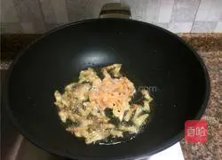 韭菜豆干炒鸡肉的做法图解6