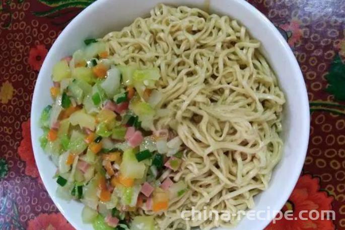 Practice of Fried Noodles with Vegetable Sauce