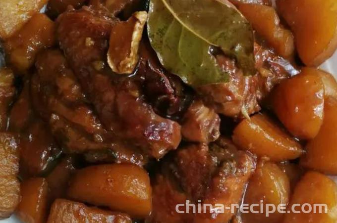 The recipe for braised potato chicken wings