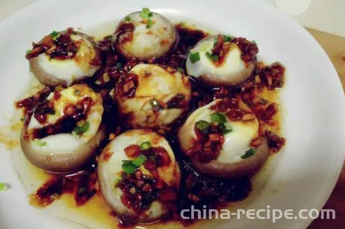 The method of steaming quail eggs with shiitake mushrooms