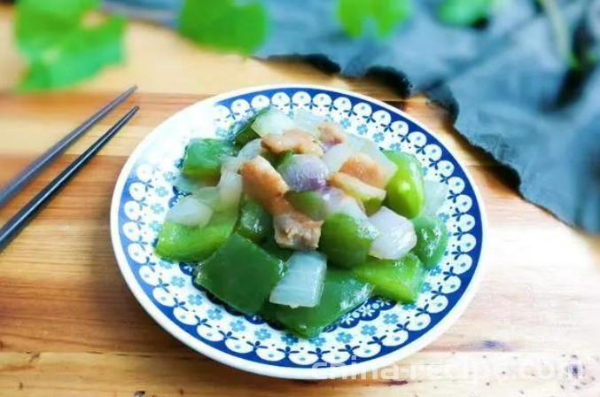 Recipe for diced onions, green peppers, chicken legs