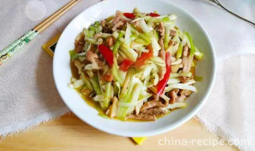 The method of making pickled pepper and chive shredded pork