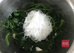 芥末拌菠菜粉丝花生 的做法图解12