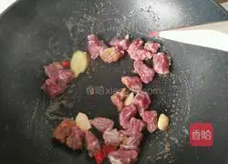 红烧牛肉炖土豆的做法图解3