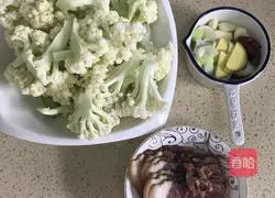 干煸腊肉菜花 的做法图解4