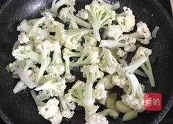 干煸腊肉菜花 的做法图解8