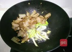 生爆盐煎肉的做法图解5