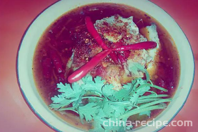 The method of cooking spicy boiled fish fillet